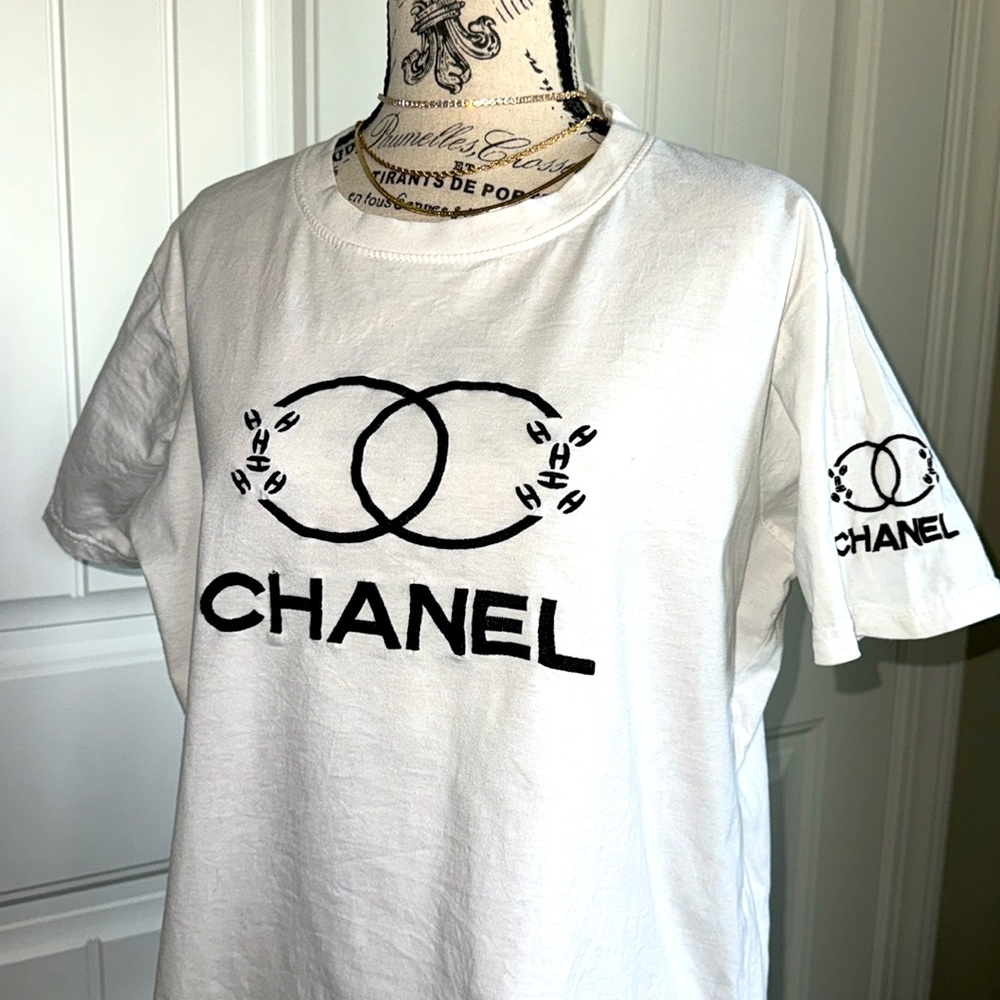 Chanel T-Shirt
